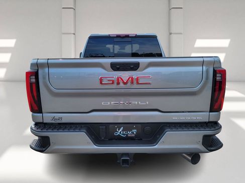 Used 2025 GMC Sierra 2500 Denali w/ Denali Reserve Package image 6