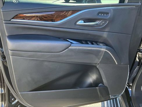 Used 2022 Cadillac Escalade Sport Platinum image 21