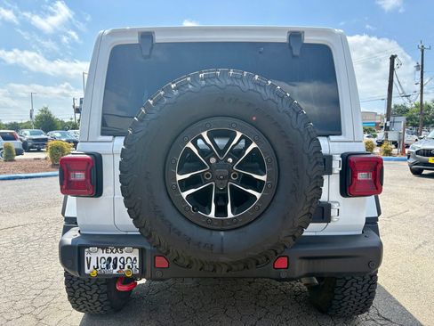 Used 2024 Jeep Wrangler Unlimited Rubicon AWD/4WD image 4