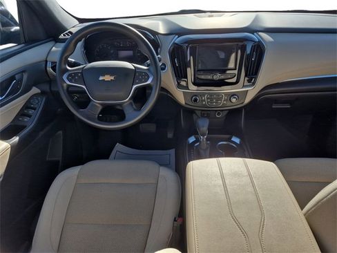 Used 2022 Chevrolet Traverse LS image 10