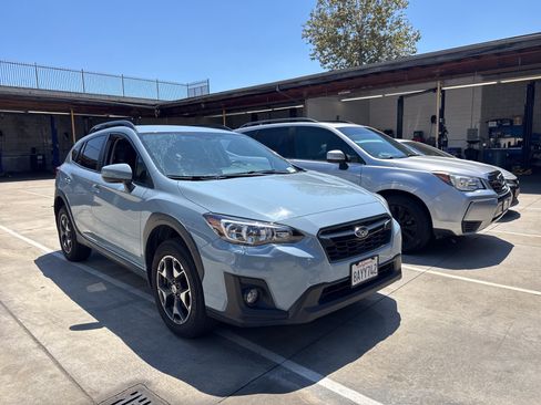 Used 2018 Subaru Crosstrek 2.0i Premium w/ Eyesight System AWD/4WD image 2