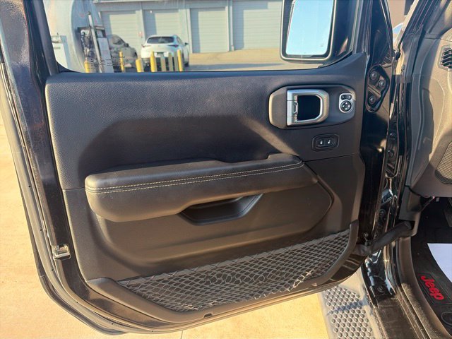 Used 2021 Jeep Wrangler Unlimited Sahara AWD/4WD image 12