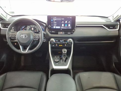 Used 2023 Toyota RAV4 XLE Premium image 11