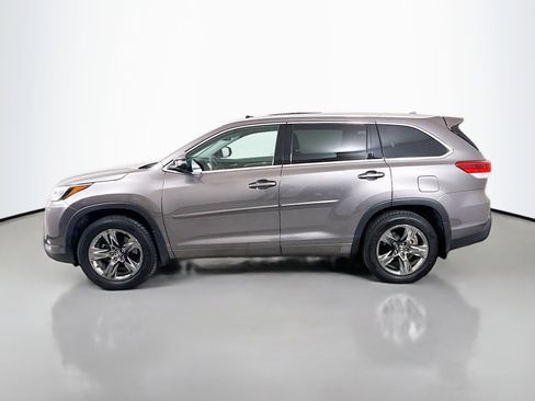 Used 2018 Toyota Highlander Limited Platinum image 4