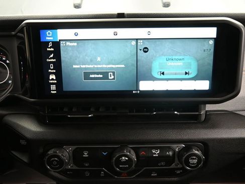 Used 2025 Jeep Wrangler Sport AWD/4WD image 19