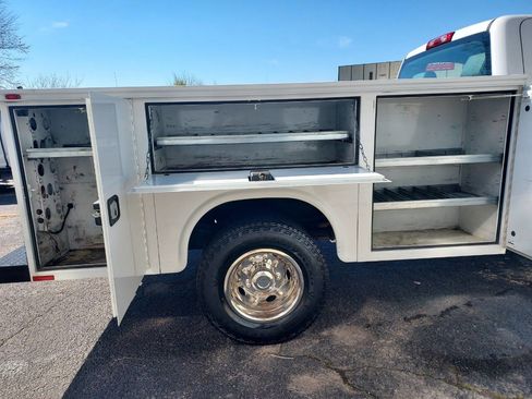 Used 2015 Chevrolet Silverado 3500 W/T image 9