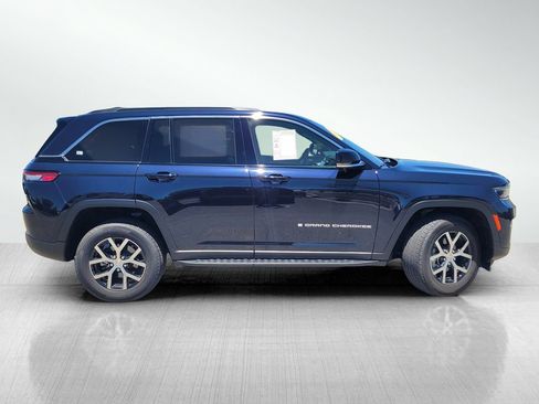 Used 2024 Jeep Grand Cherokee Limited w/ Luxury Tech Group II AWD/4WD image 3