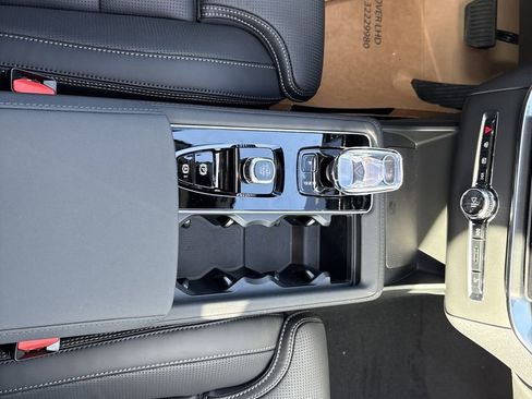 New 2026 Volvo XC90 B5 Ultra image 12
