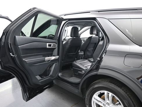 Certified 2023 Ford Explorer XLT w/ Equipment Group 202A RWD image 17