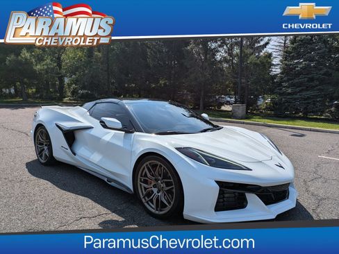 Used 2025 Chevrolet Corvette Z06 RWD image 1