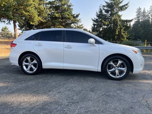 Used 2011 Toyota Venza AWD w/ Premium Pkg #2 image 4