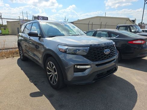 Certified 2022 Ford Explorer ST-Line w/ Class IV Trailer Tow Package RWD image 2