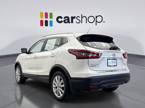 Used 2020 Nissan Rogue Sport SV image 3