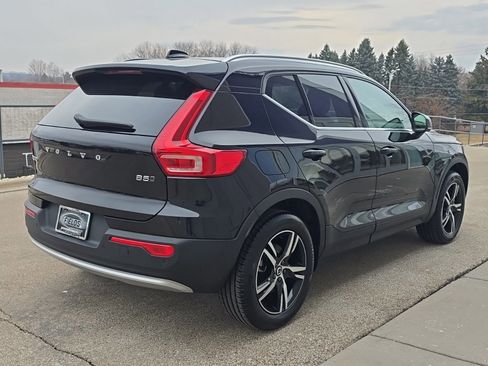 Certified 2025 Volvo XC40 B5 Core image 5