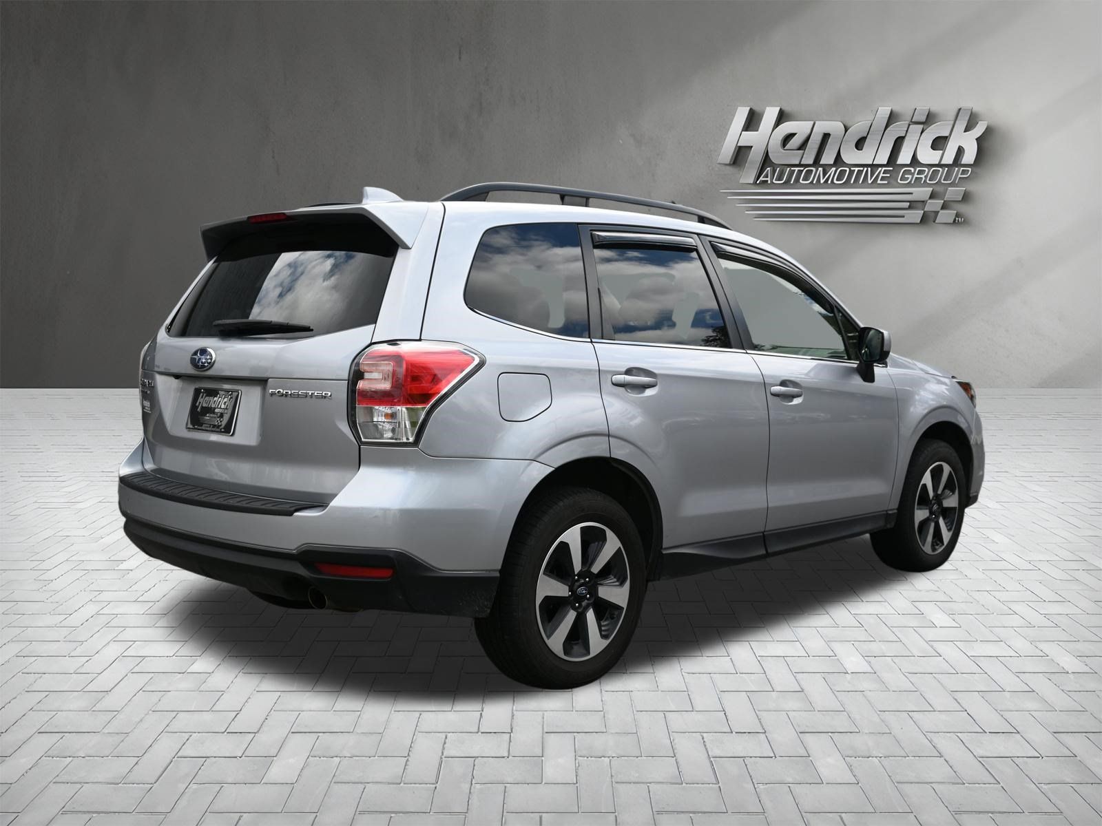 Used 2018 Subaru Forester 2.5i Limited AWD/4WD image 9