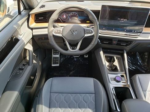 New 2026 Volkswagen Tiguan SEL R-Line AWD/4WD image 10