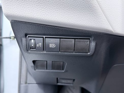 Used 2023 Toyota Corolla Cross L FWD image 11