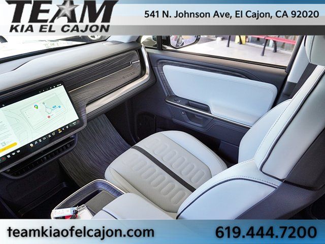 Used 2026 Rivian R1S Adventure Dual AWD/4WD image 27