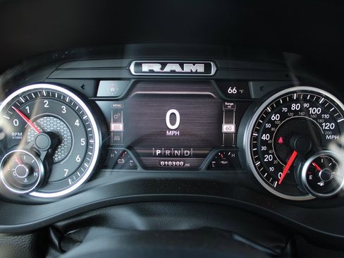 Used 2022 RAM 1500 Laramie w/ Off Road Group image 25