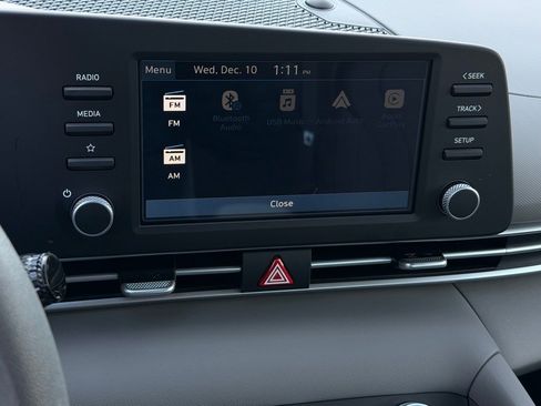 Certified 2025 Hyundai Elantra SE w/ Cargo Package image 12