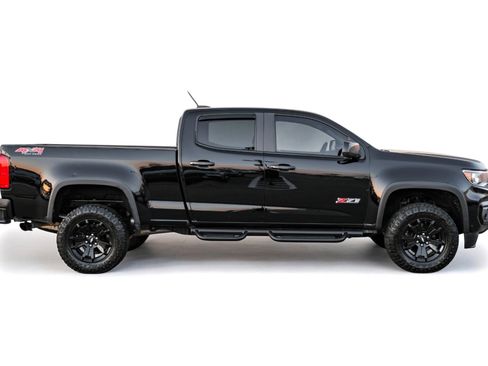 Used 2021 Chevrolet Colorado Z71 w/ Z71 Midnight Edition image 6