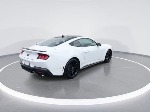 Used 2024 Ford Mustang Coupe RWD image 8