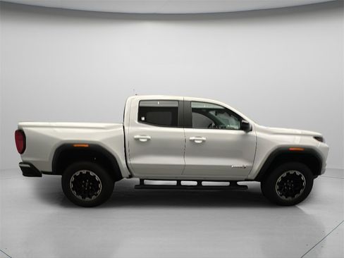 Used 2026 GMC Canyon AT4 image 5