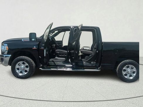Used 2024 RAM 2500 Big Horn AWD/4WD image 11
