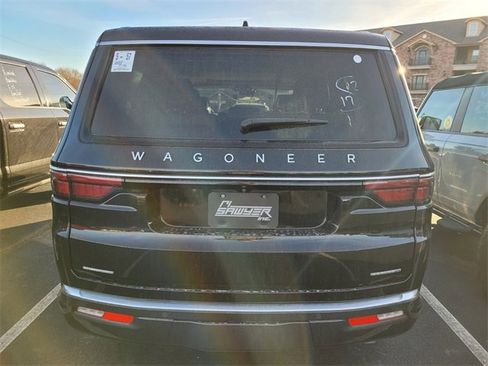 Used 2022 Jeep Wagoneer Series III w/ Premium Group I image 7