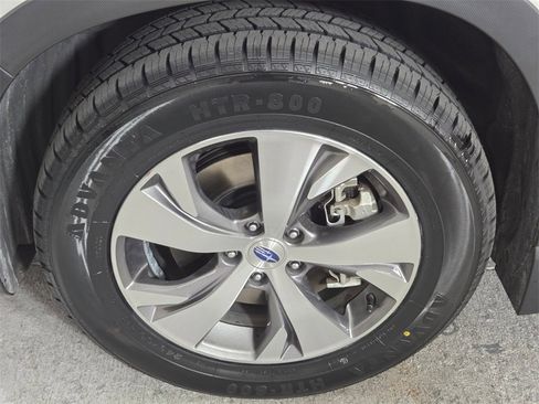 Certified 2021 Subaru Ascent Premium w/ Convenience Package image 11