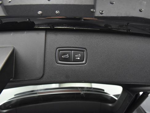 Used 2022 Porsche Cayenne Turbo S w/ Assistance Package image 45