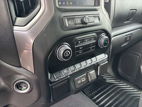 Used 2023 Chevrolet Silverado 1500 Custom image 13