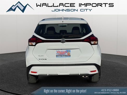 Used 2023 Nissan Kicks S image 4