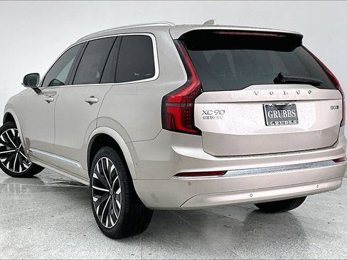 New 2026 Volvo XC90 B5 Plus image 5