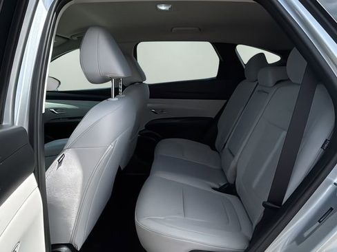 Used 2025 Hyundai Tucson SEL FWD image 14