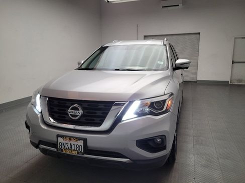 Used 2018 Nissan Pathfinder SL image 15