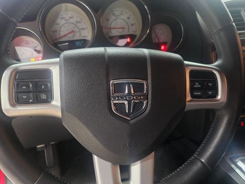 Used 2012 Dodge Challenger SXT image 18