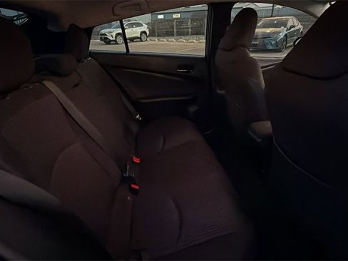 Used 2018 Toyota Prius Two image 40