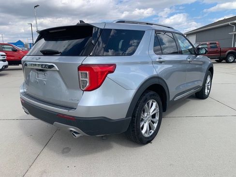 Used 2024 Ford Explorer Limited AWD/4WD image 9