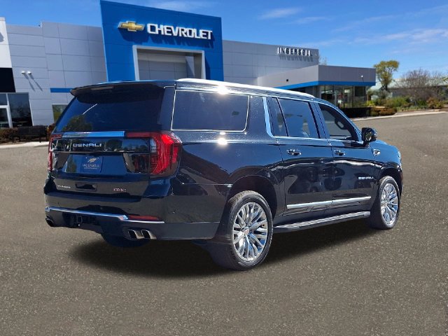 Used 2025 GMC Yukon XL Denali AWD/4WD image 24