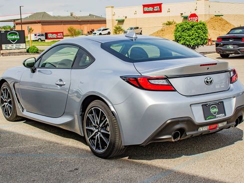 Used 2022 Toyota GR86 w/ ALL Weather Mat Package (TMS) image 7