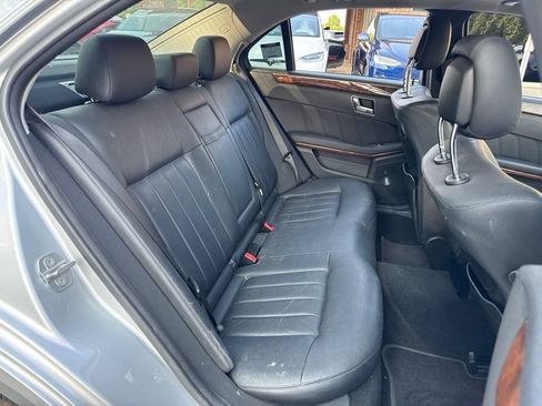 Used 2010 Mercedes-Benz E 550 Sedan image 7