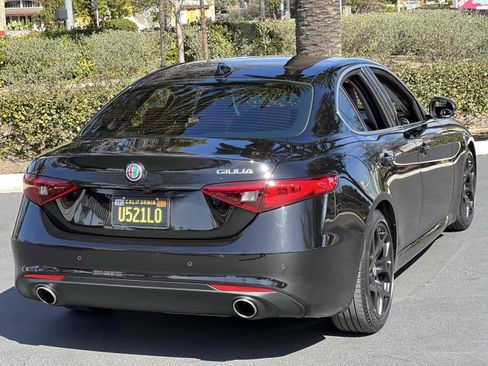 Used 2019 Alfa Romeo Giulia image 21
