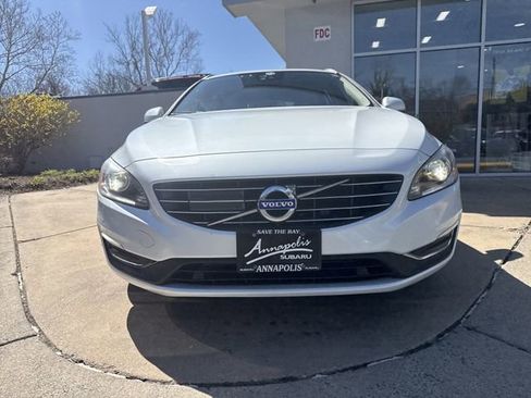 Used 2016 Volvo V60 T5 Platinum image 3