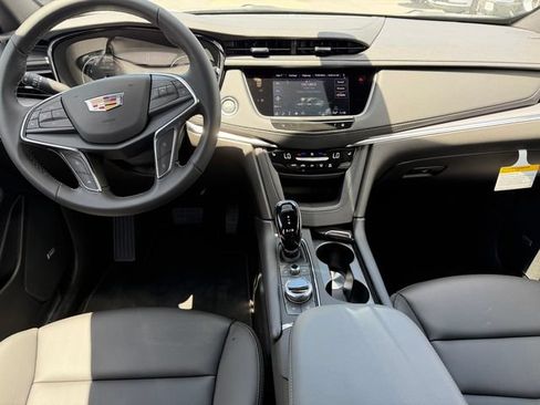 New 2026 Cadillac XT5 Luxury AWD/4WD image 10