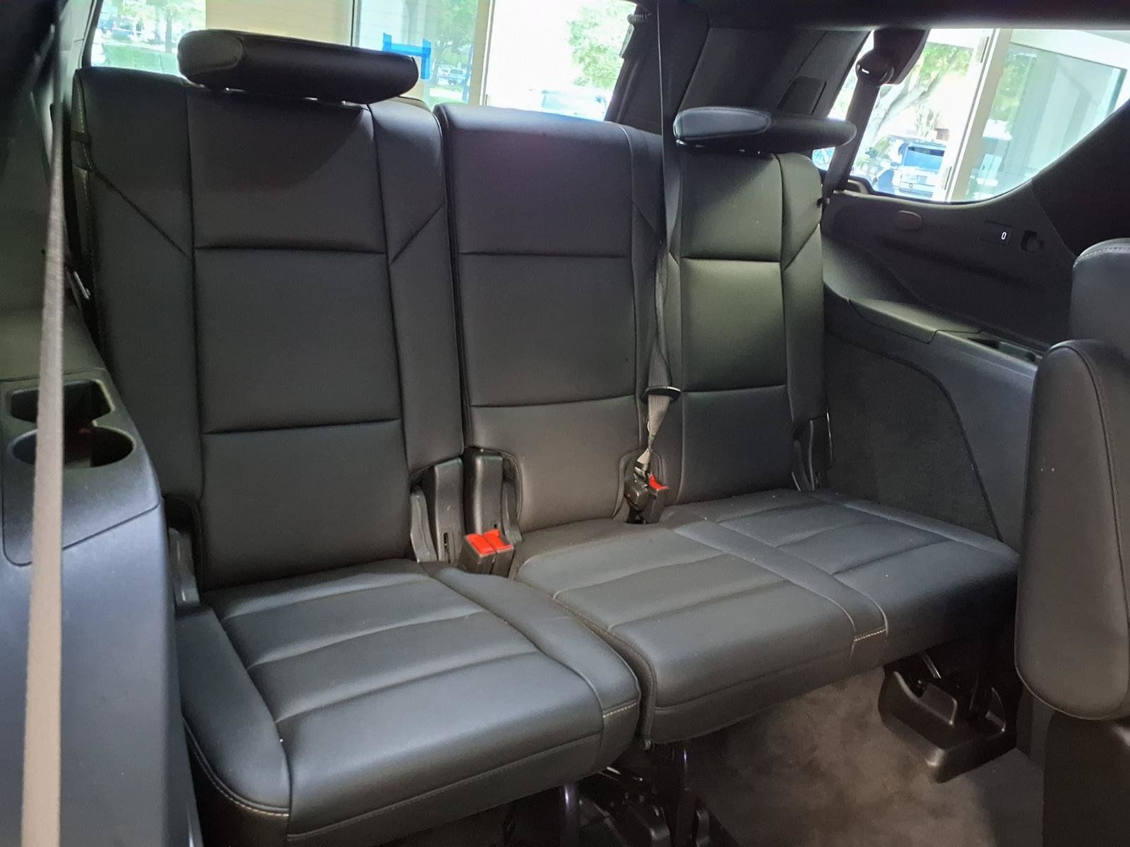 Used 2025 Cadillac Escalade Luxury RWD image 17