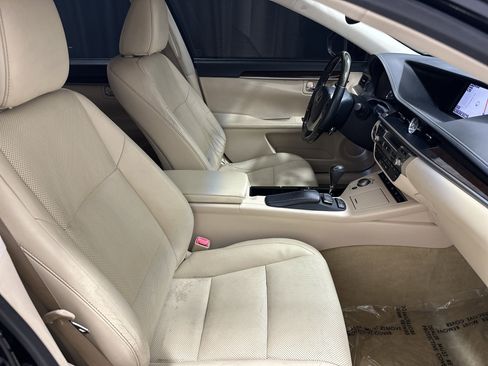 Used 2015 Lexus ES 350 w/ Luxury Package image 33