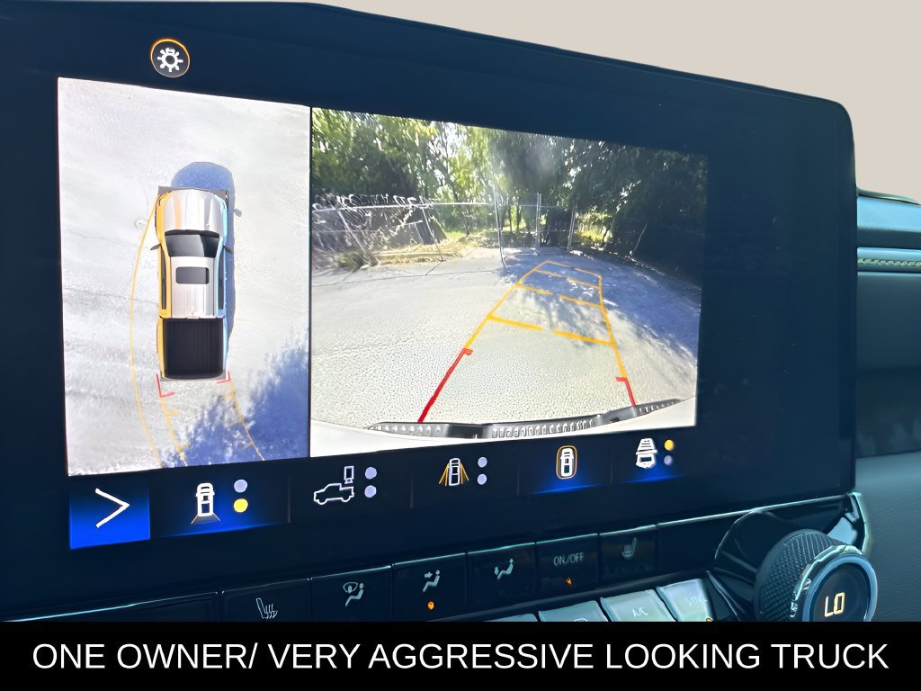 Used 2024 Chevrolet Colorado ZR2 w/ Technology Package AWD/4WD image 17