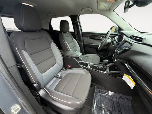 Used 2022 Chevrolet TrailBlazer LT w/ Convenience Package FWD image 19