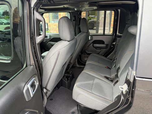 Used 2024 Jeep Gladiator Sport w/ Convenience Group image 5